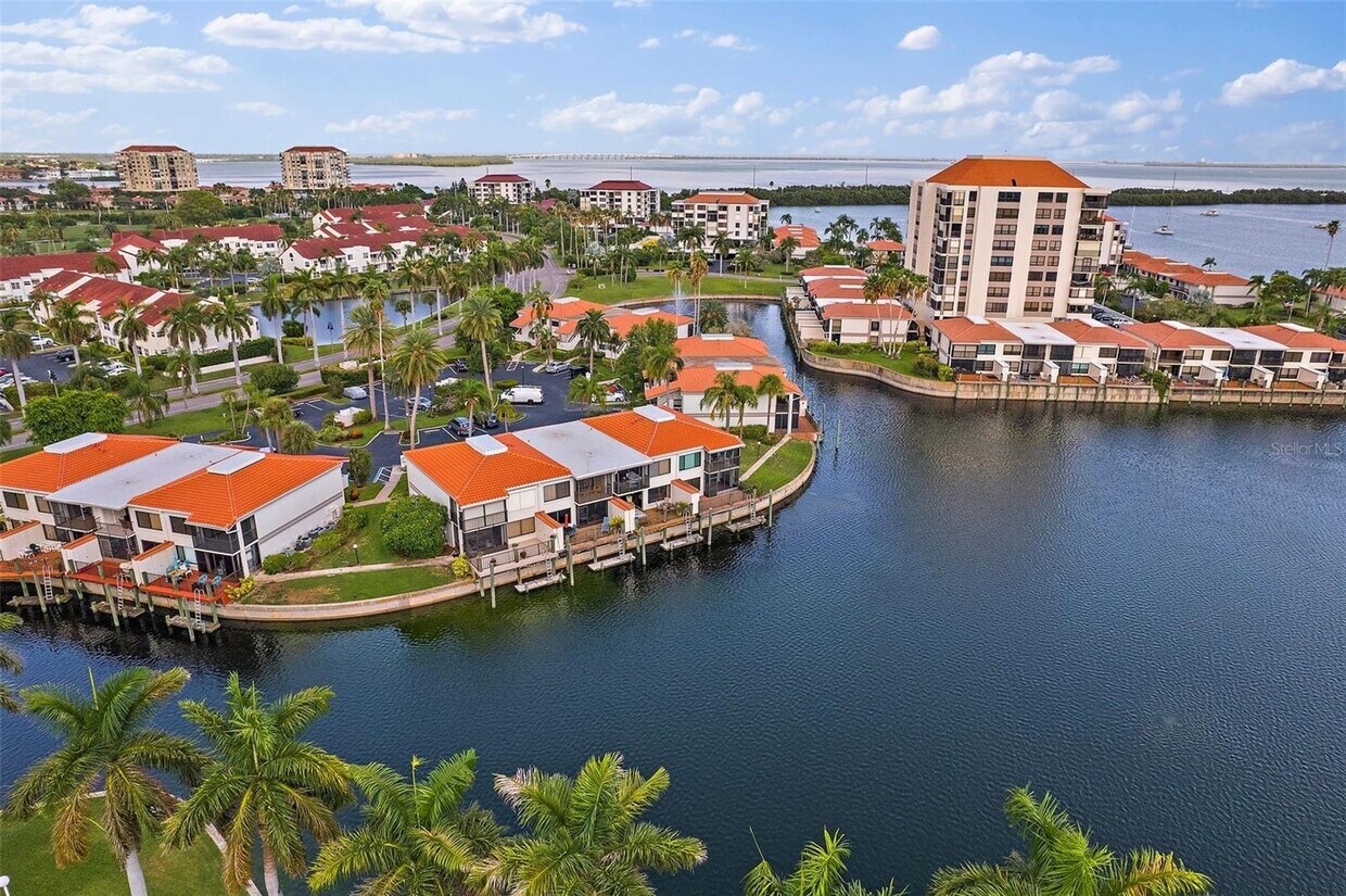 Foto principal - 6277 Bahia Del Mar Blvd S