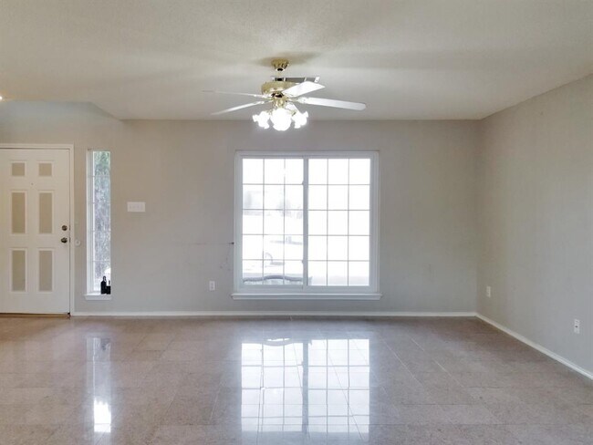 Building Photo - 1300 Parkwood Trail