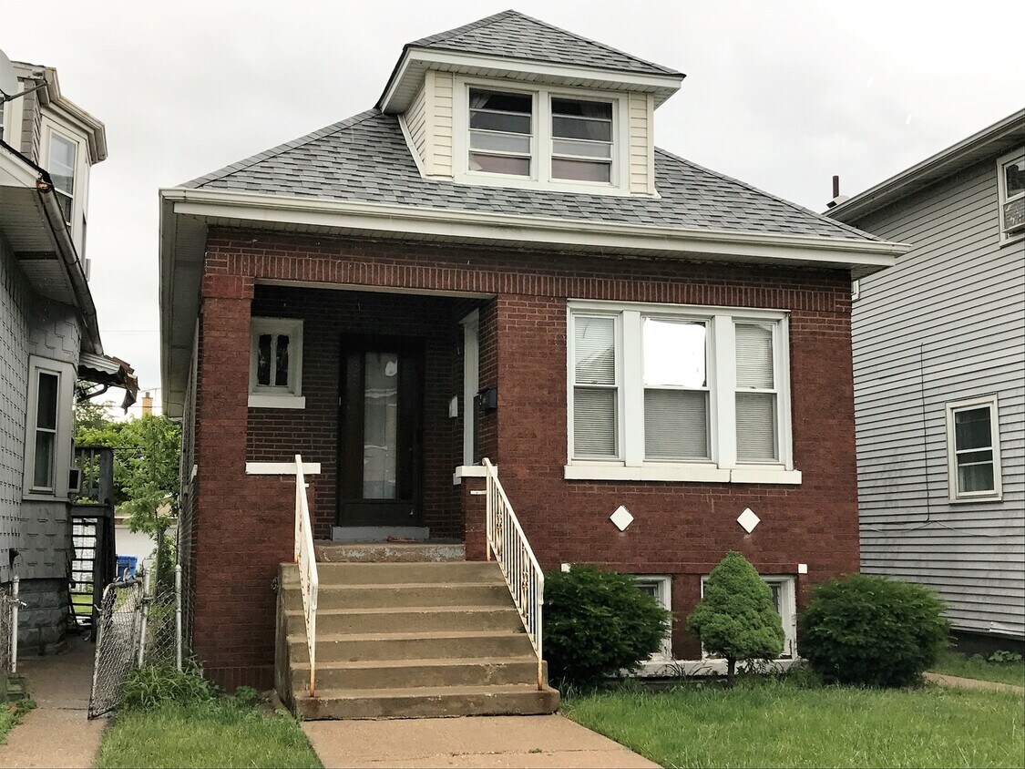 Primary Photo - 5029 S Kildare Ave
