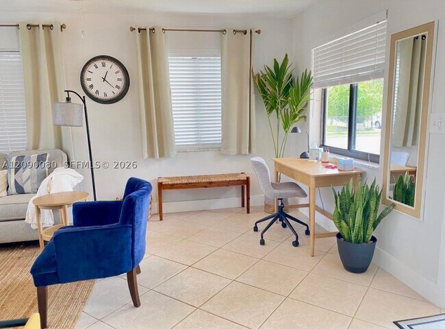 Foto del edificio - 687 SW 113th Ave