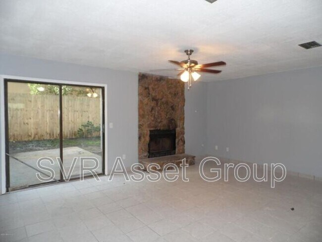 Foto del edificio - 6024 Duclay Rd