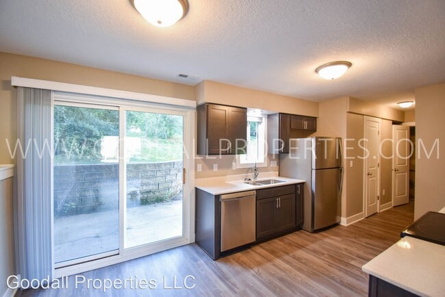 Building Photo - 3 br, 1.5 bath House - 411 Hazel St