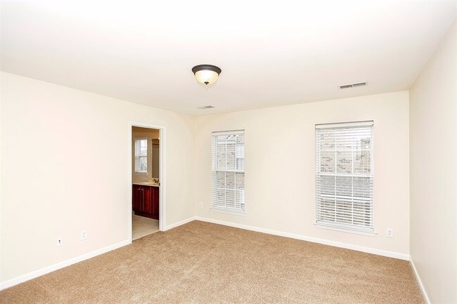 Foto del edificio - 1514 Red Oak Dr