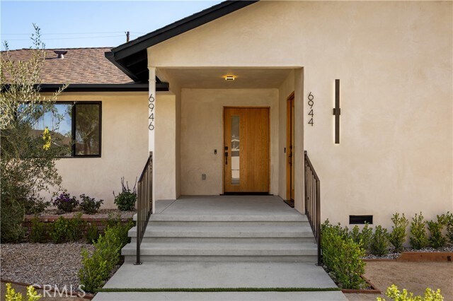 Foto del edificio - 6946 Amestoy Ave