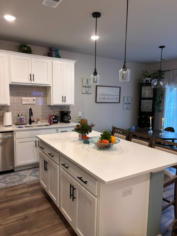 Building Photo - 8351 Child's Cove