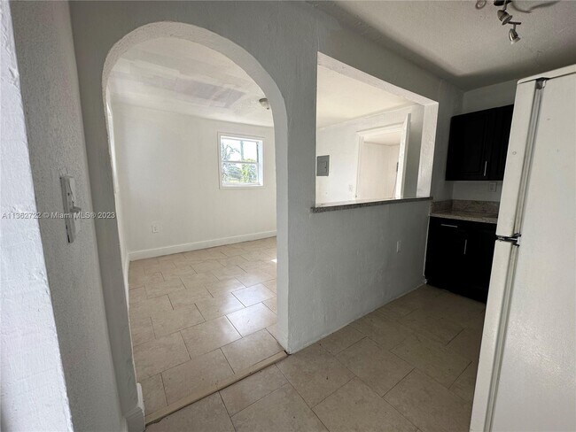Building Photo - 5422 NW 5 Ave
