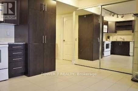Photo du bâtiment - H-60-560 S Town Centre Blvd