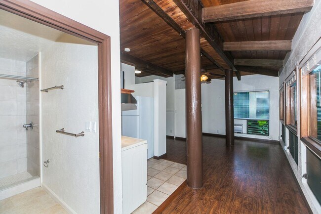 Building Photo - Pole House - studio unit - $1,650 per mont...