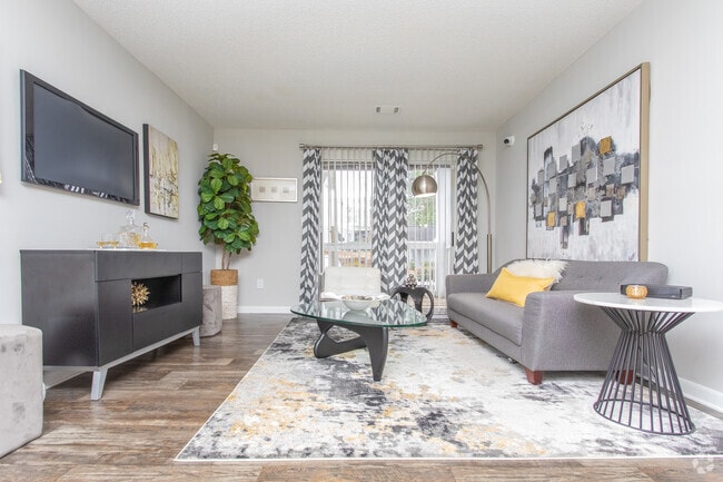 Building Photo - The Sapphire