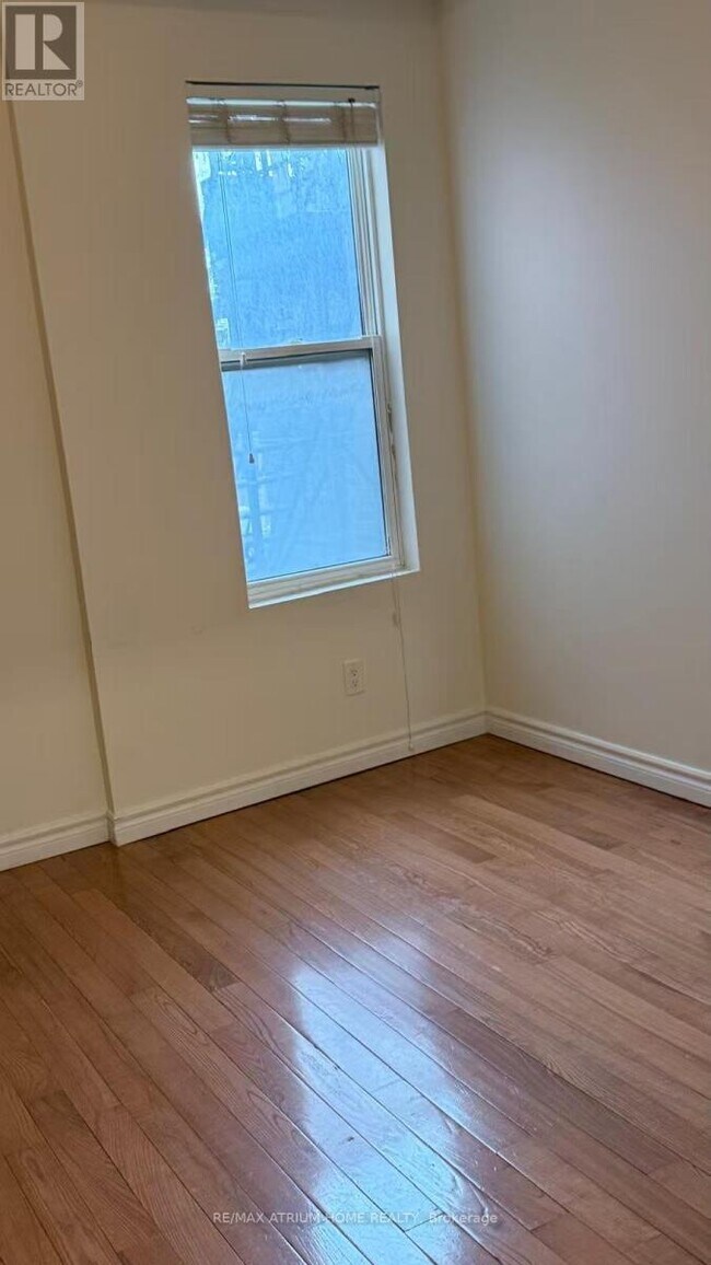 Photo du bâtiment - 413 Spadina Ave.