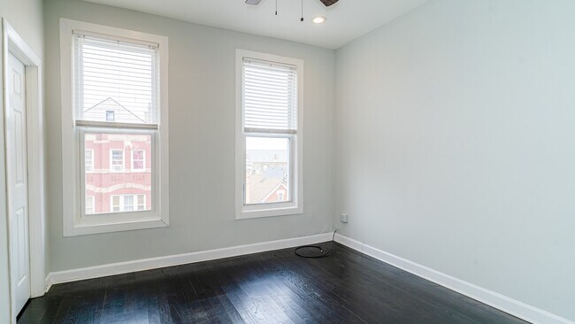 Foto del edificio - 2049 W Coulter St