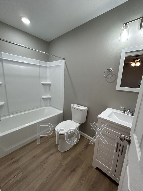 Foto del edificio - 716 Columbus St