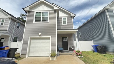 Building Photo - 103 S Thalia Rd