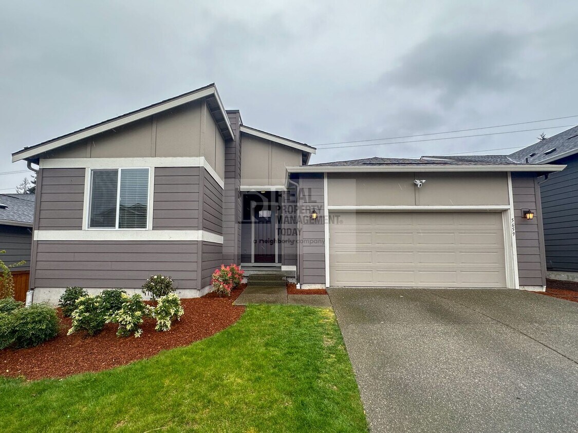 Foto principal - 3 Bedroom House in Auburn!