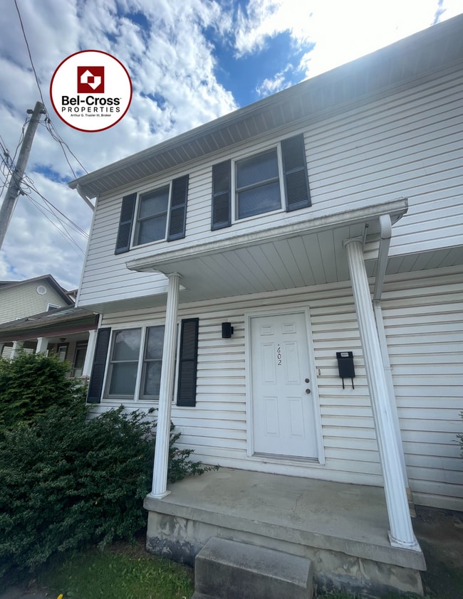 Building Photo - 600-602-602 Brandon St