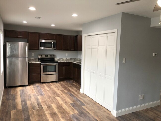 Foto del edificio - 261 Mt Everest Dr