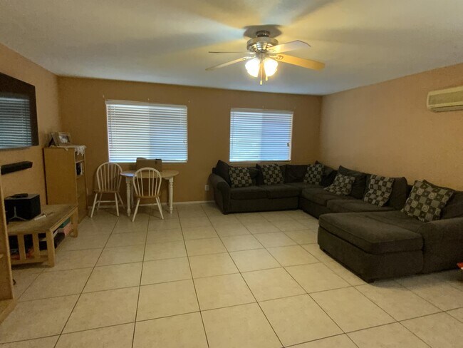 Foto del edificio - 251 Ventana Village Ln
