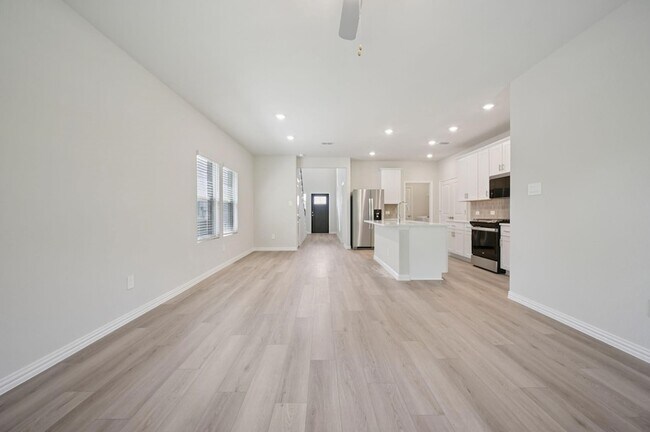 Foto del edificio - 706 Leavenworth Dr