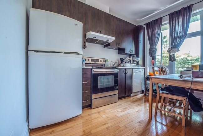 Photo du bâtiment - 5410 Rue Saint-André