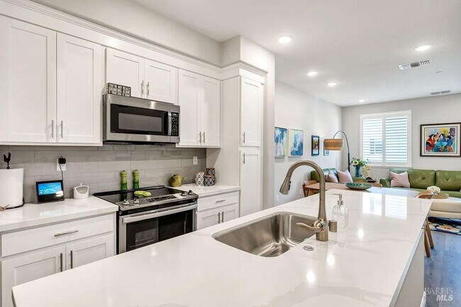 Foto del edificio - 327 Pear Tree Ln