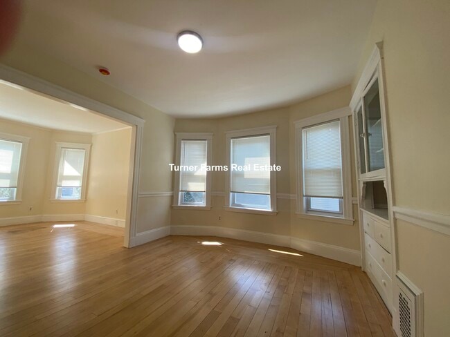 Building Photo - 65 Wareham St