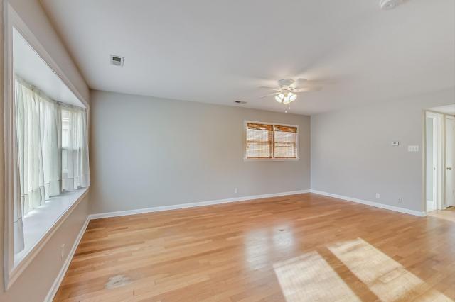 Foto del edificio - 2 bedroom in Merrionette Park IL 60803