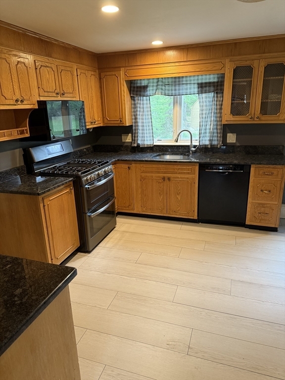Building Photo - 78 Rosewood Dr