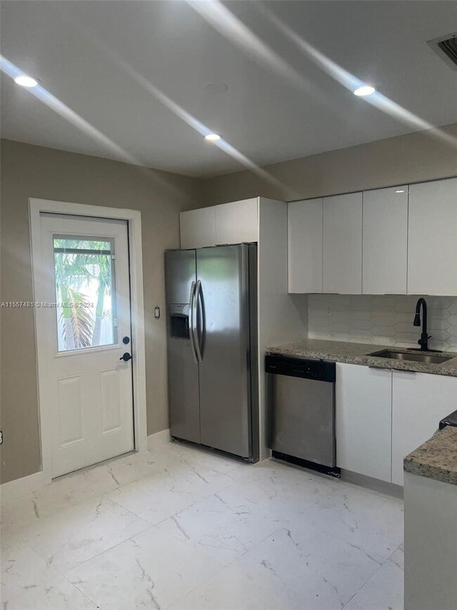 Photo - 1212 NE 121st St House