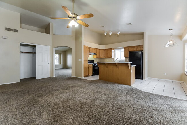Building Photo - 9491 E Caldwell Dr