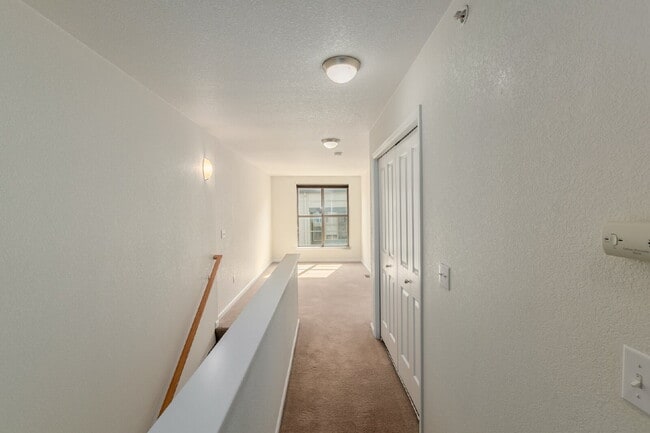Foto del edificio - 418 S Reed Ct