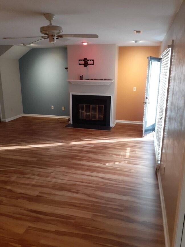 Building Photo - 6909 Saxby Ct