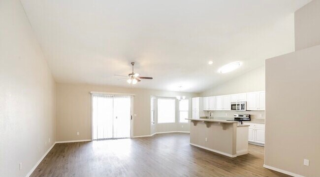 Building Photo - 8508 W Encanto Blvd