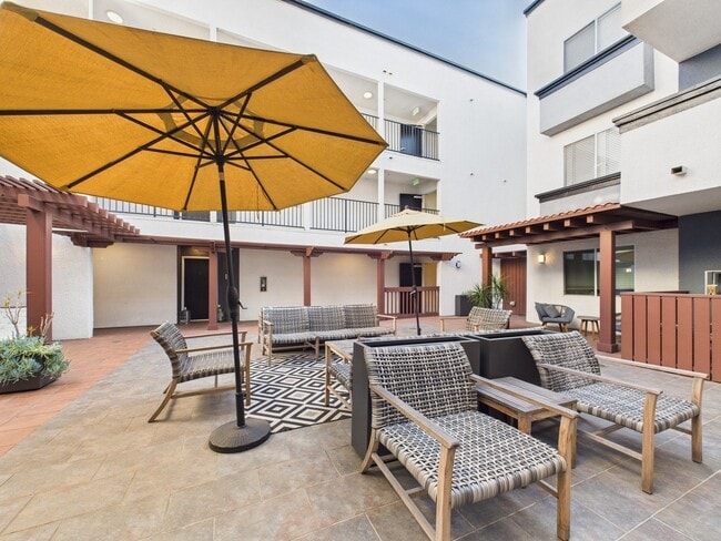 Building Photo - Alur Apartments
