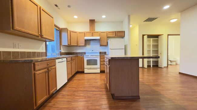 Foto del edificio - Westside Olympia 3 Bedroom / Garage / Full...