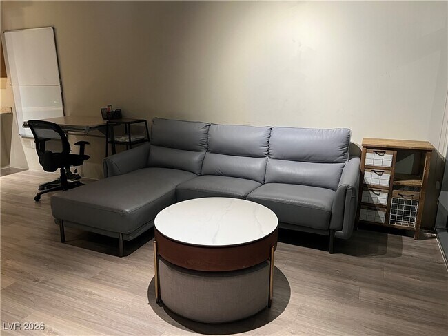 Foto del edificio - 353 E Bonneville Ave