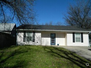 Building Photo - 811 W Green