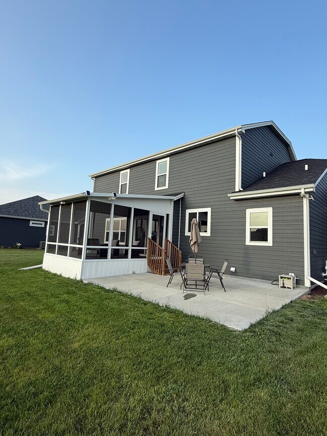 Building Photo - 2863 Kegonsa Dr