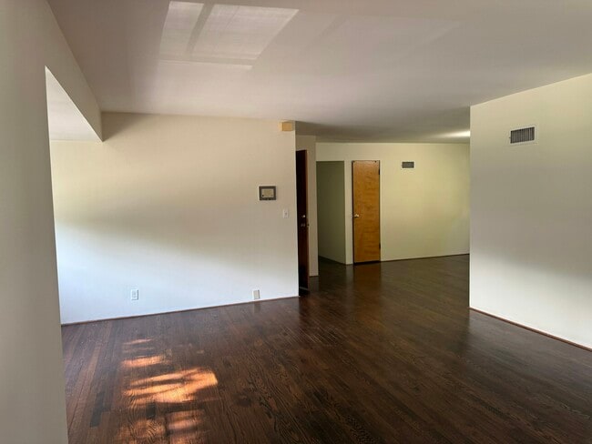 Building Photo - 7616 Baltimore Ave