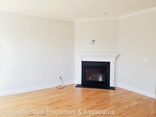 Building Photo - 3 br, 2.5 bath House - 1566 Prince Edward ...