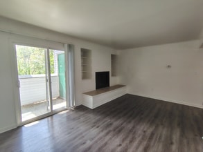 Building Photo - 600 Reusens Rd