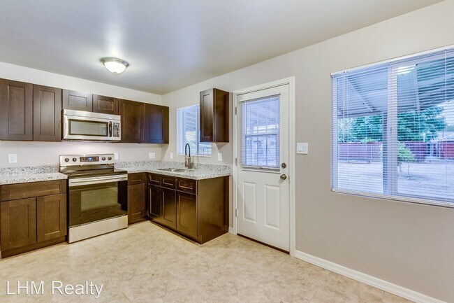 Building Photo - 3 br, 2 bath House - 6835 S 5th Ave