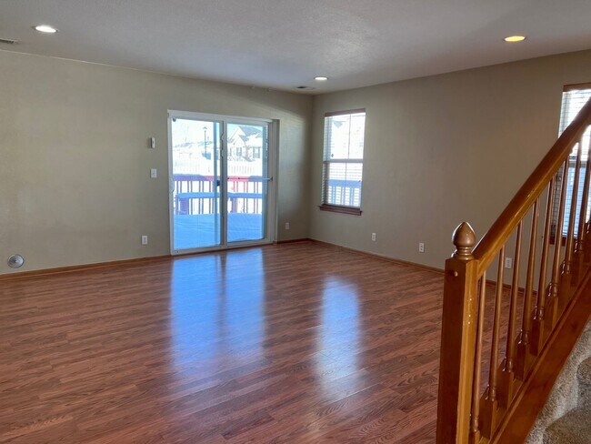 Foto del edificio - Beautiful 3 Bed/2.5 Bath End Unit Two-Leve...