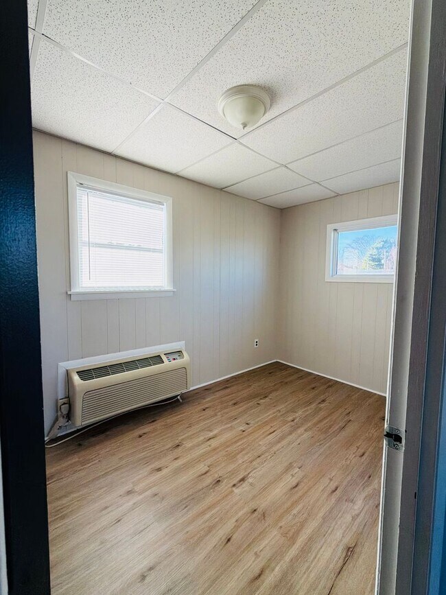 Foto del edificio - Modern 1 Bed, 1 Bath in Johnson City — All Utilities Included, Pet Friendly!