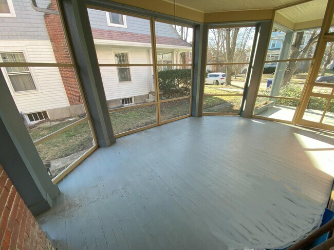 Foto del edificio - 102 N Washington St