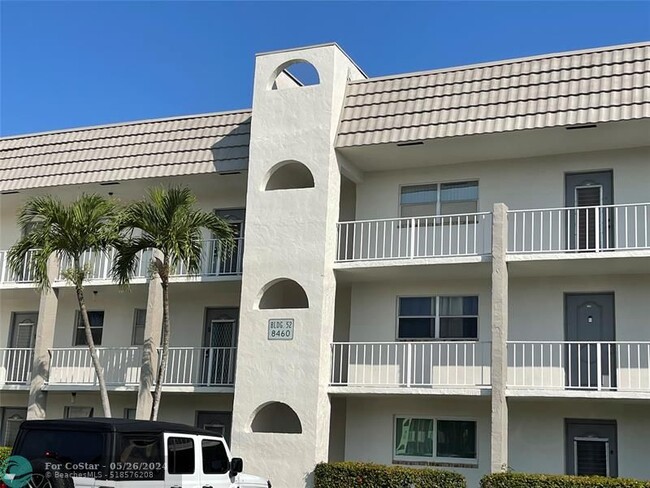 Building Photo - 8460 Sunrise Lakes Blvd