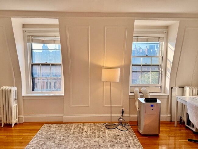 Building Photo - 235 Beacon St