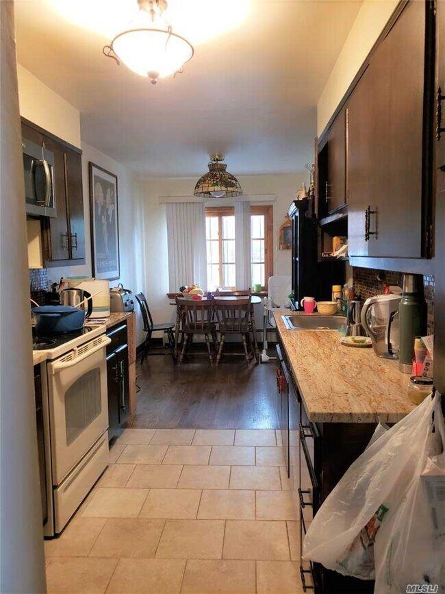 Foto del edificio - 164-09 32nd Ave