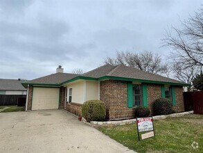 Building Photo - 4426 Nervin St