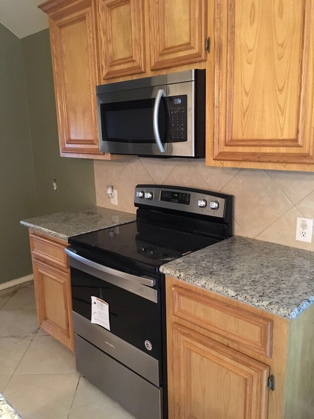 Foto principal - 2920 Emerald Brook Ln