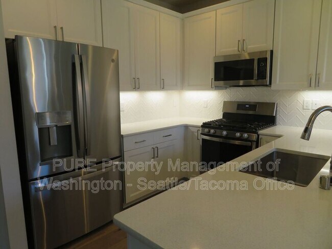 Building Photo - 5445 50th Lp SE